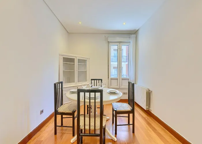 Διαμέρισμα Ayuntamiento Cerca Del Casco Viejo & Parking