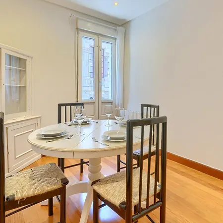 Ayuntamiento Cerca Del Casco Viejo & Parking 毕尔巴鄂