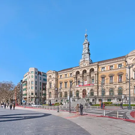 Ayuntamiento Cerca Del Casco Viejo & Parking * 빌바오